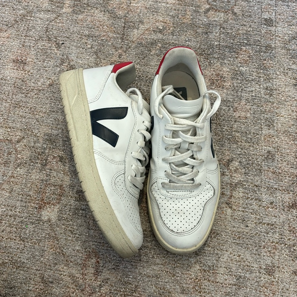 Veja Sneaker Size 39